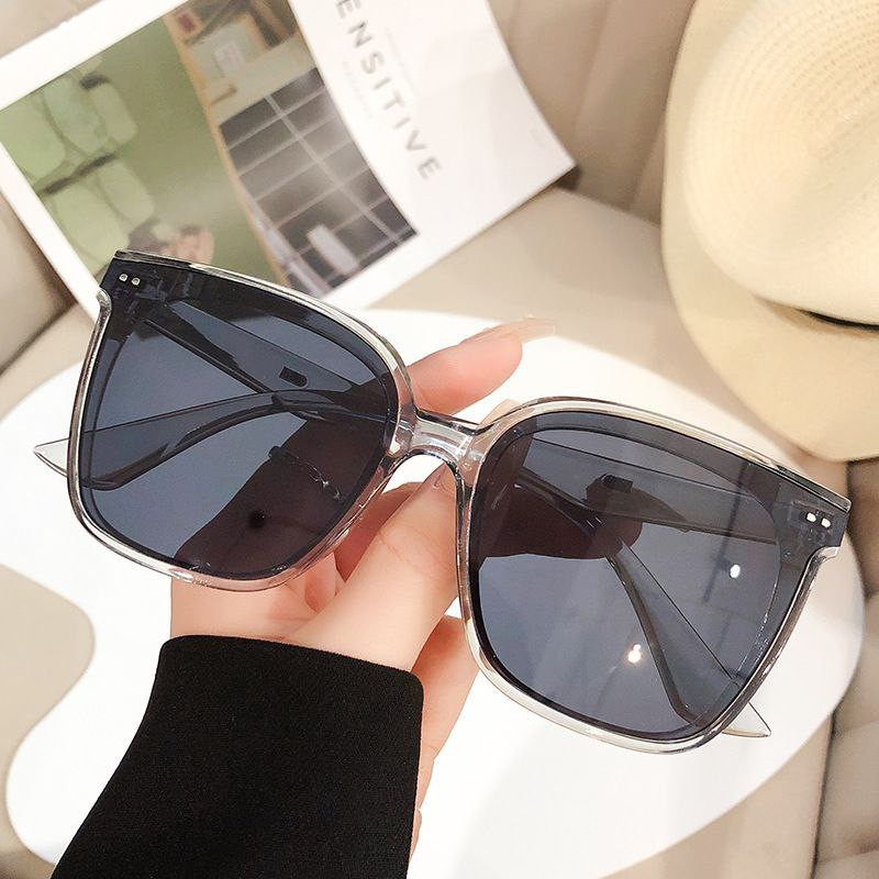Fashionable Vintage Square Unisex Sunglass