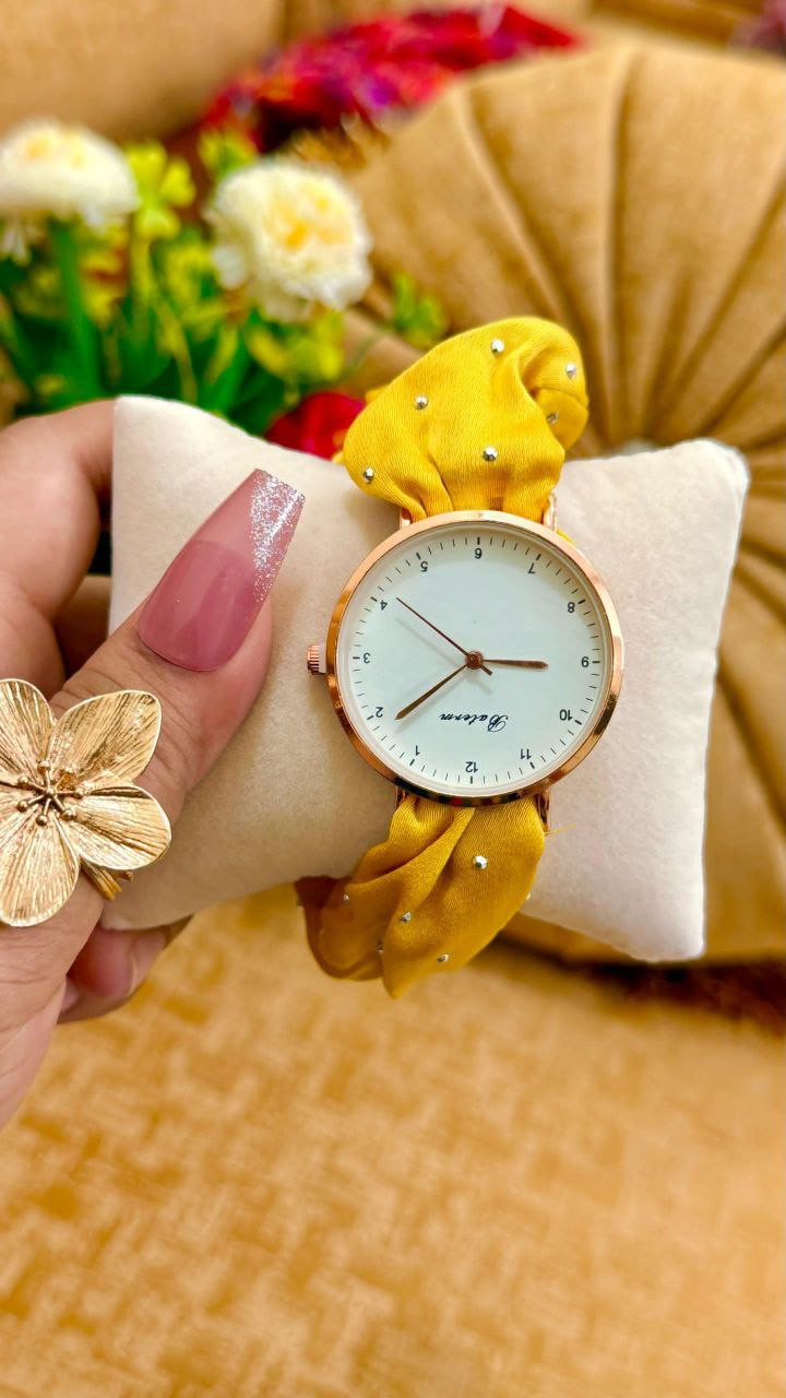 Elegant Pearl Scrunchie Watch – A Stylish Fusion of Fashion & Function