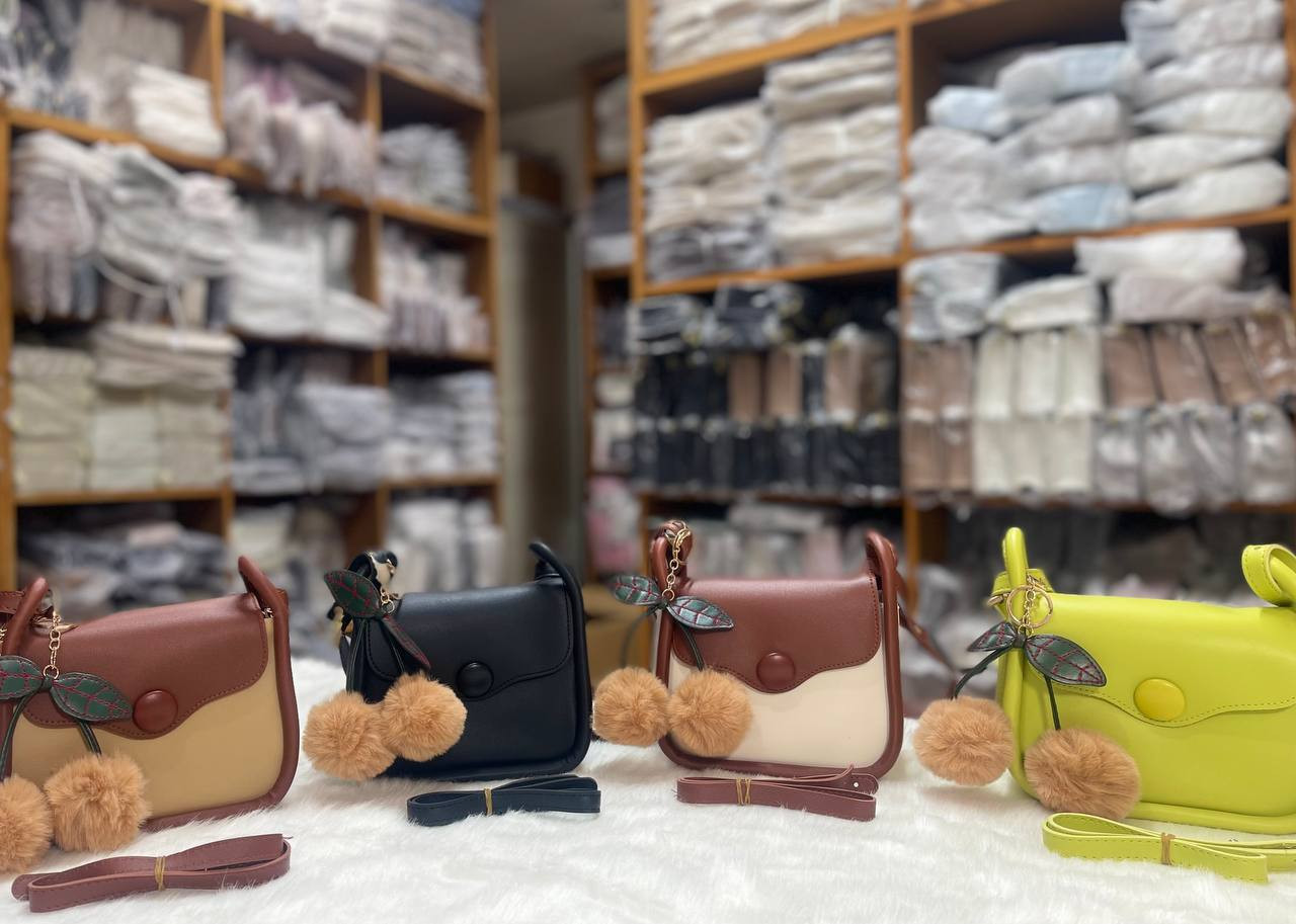 Women’s Compact PU Leather Shoulder & Crossbody Bag – Stylish, Lightweight & Versatile | RM145